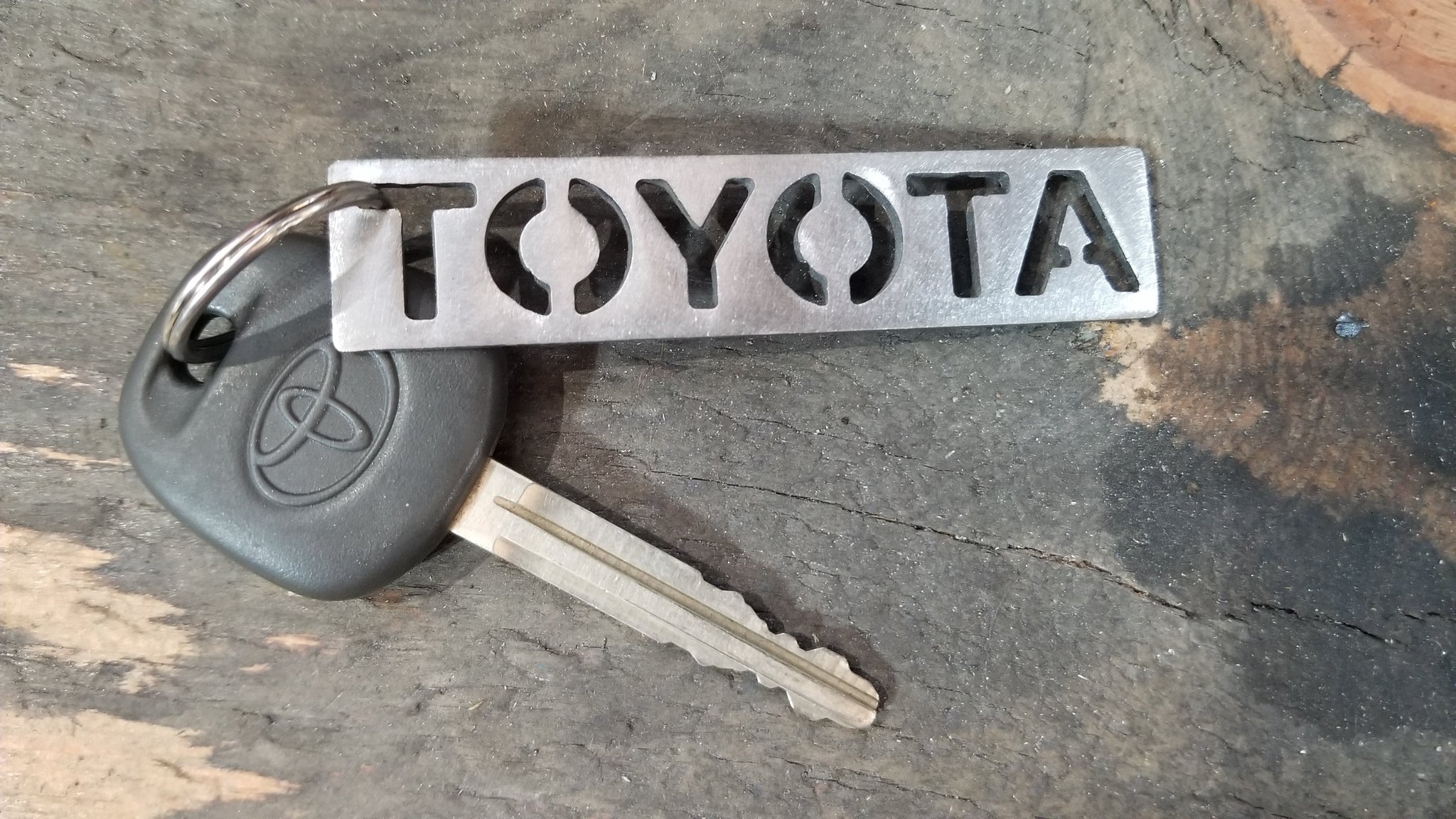 Brocott UK Toyota Keyring – Stainless Steel & Laser Etched – Vehicle Theme Key Chain